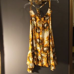 ADORABLE ENTRO SUNFLOWER SUNDRESS NWT SIZE LARGE.